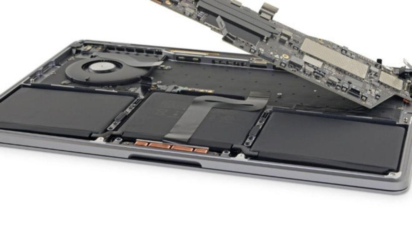 MacBook Battery Replacement in Dubai (5) Macbook Screen Repair in Dubai